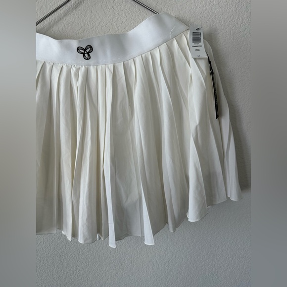 TNA Dresses & Skirts - TNA TENNIS PRO SKIRT